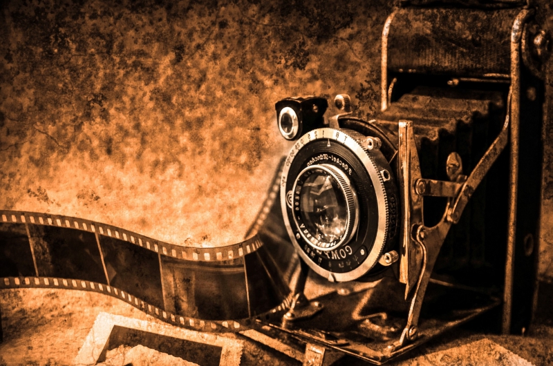 photographe-GRIMAUD-min_light-wood-night-camera-photography-vintage-1245236-pxhere.com